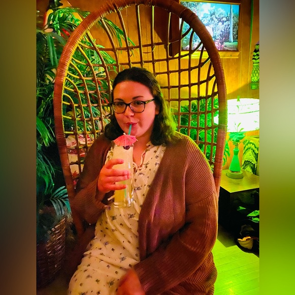 Meet your Posher, Sam - Picture 2 of 2